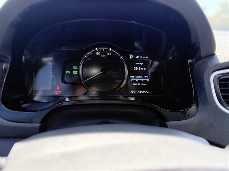 Used 2019 Hyundai Ioniq Plug-In Hybrid FWD image 19