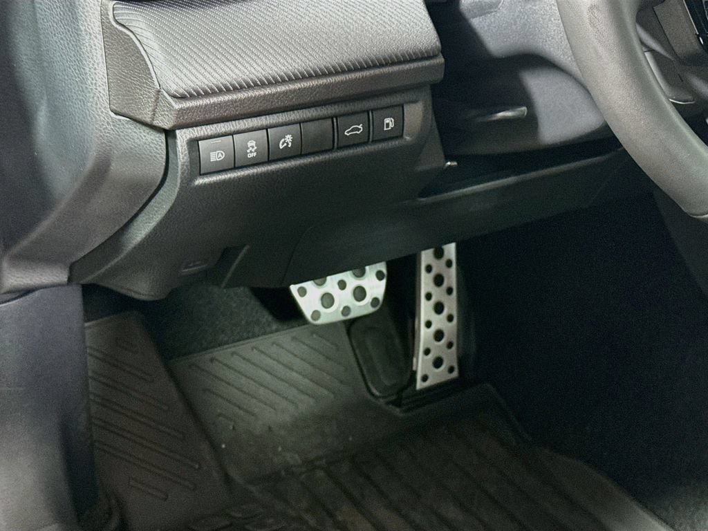New 2026 Toyota Camry SE w/ Convenience Package FWD image 10