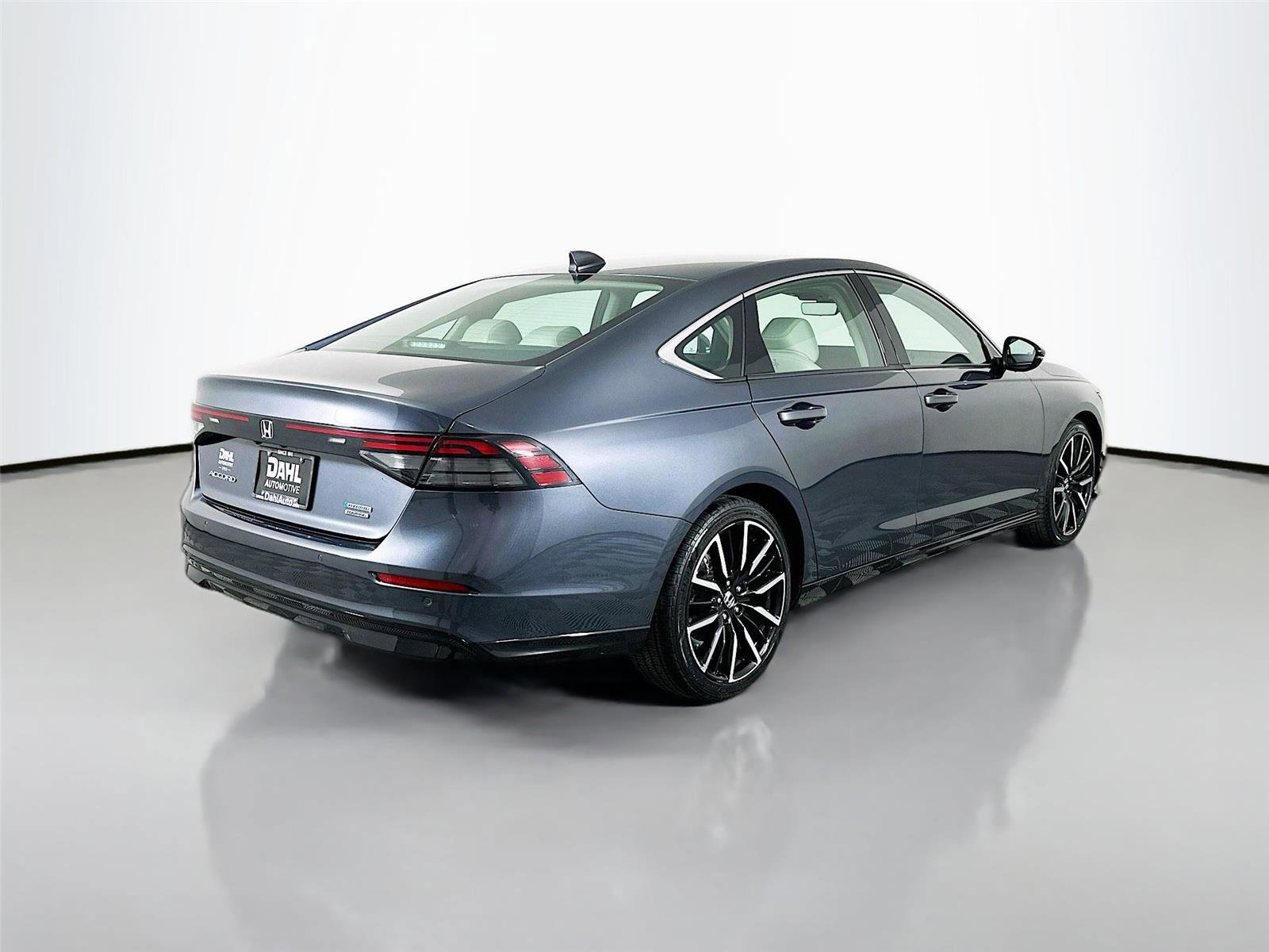 Used 2023 Honda Accord Touring image 13