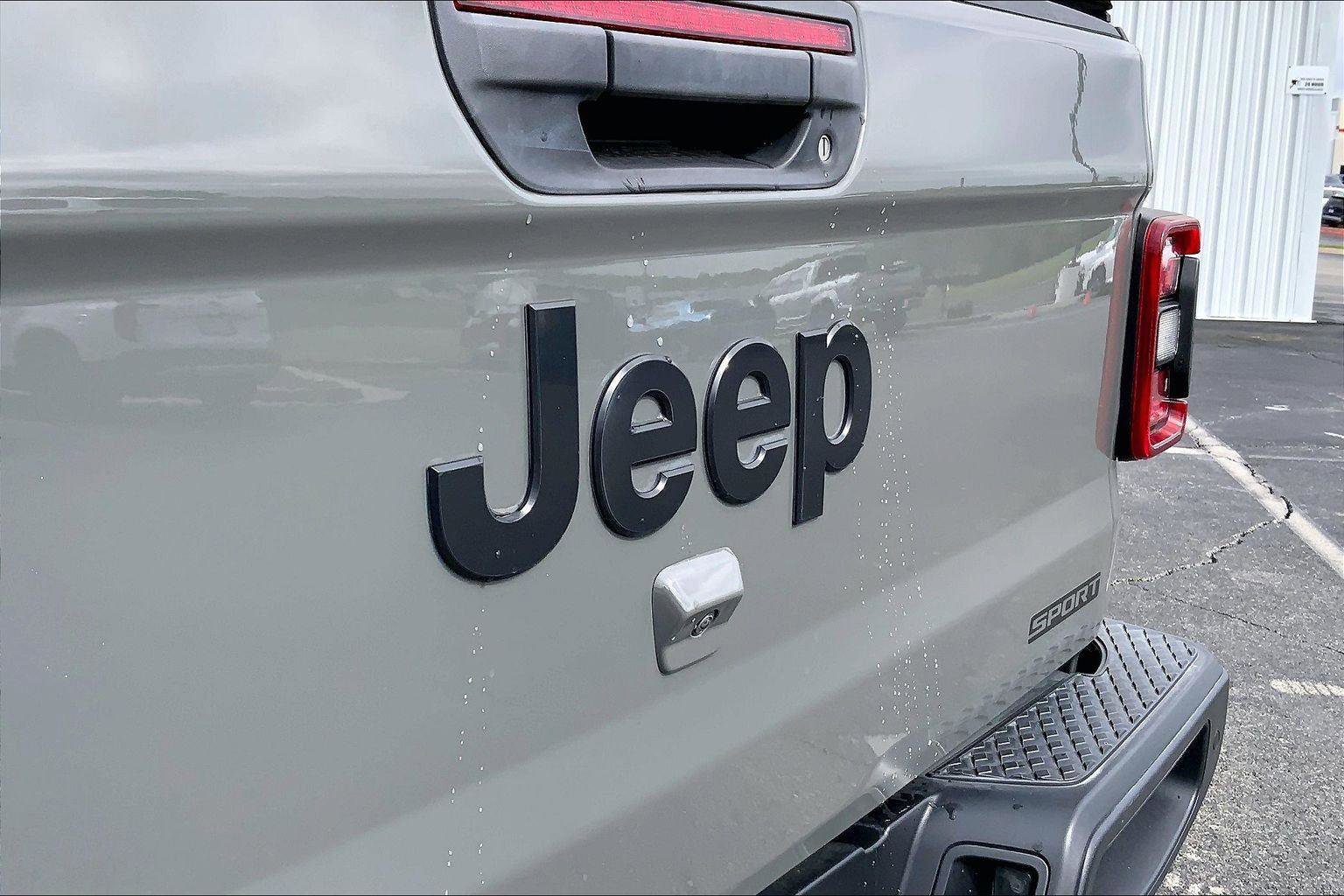 Used 2020 Jeep Gladiator Sport w/ Quick Order Package 24S AWD/4WD image 30