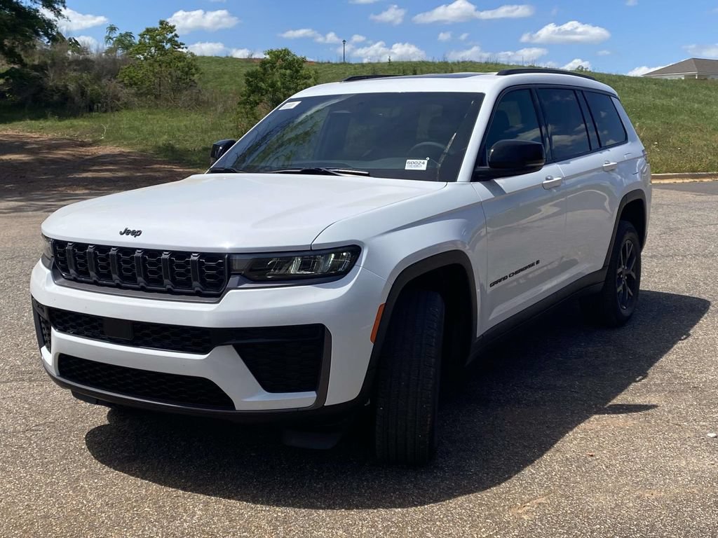 New 2026 Jeep Grand Cherokee L 2WD image 3
