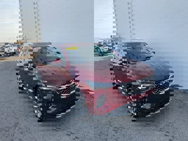 Used 2023 Buick Envision Avenir image 1