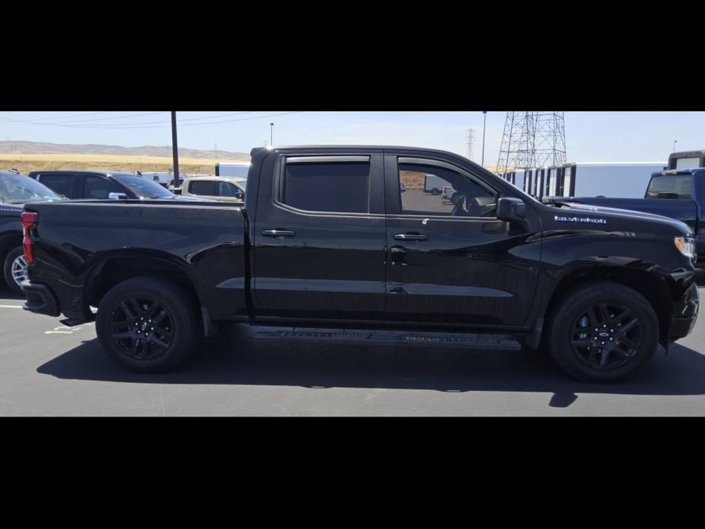 Used 2022 Chevrolet Silverado 1500 RST RWD image 9