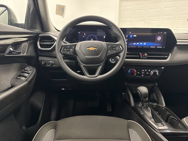 Used 2025 Chevrolet TrailBlazer LT FWD image 22