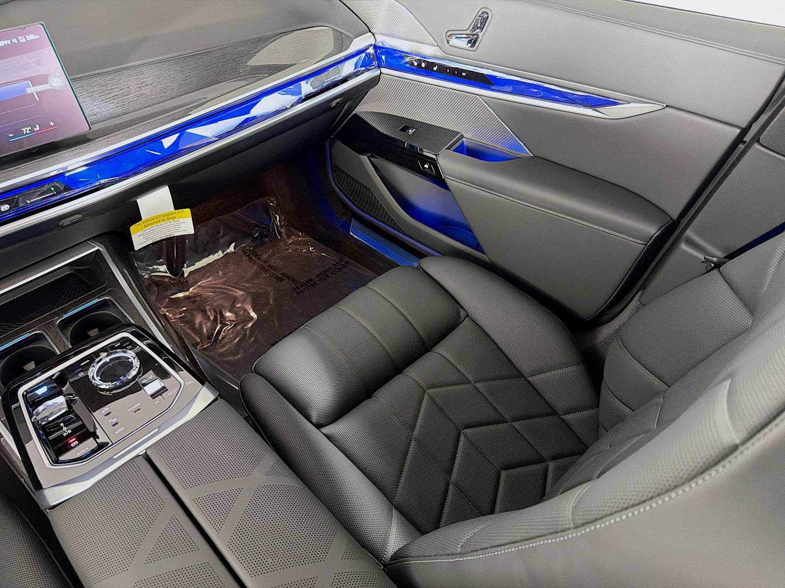 New 2026 BMW i7 xDrive60 AWD/4WD image 25
