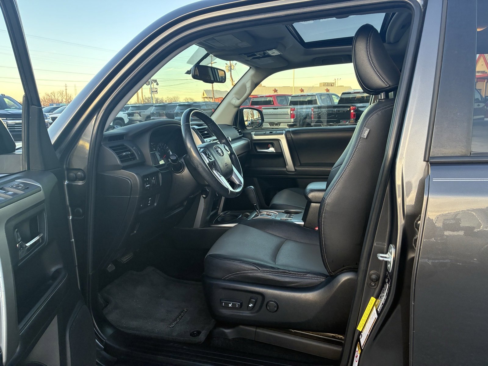 Used 2015 Toyota 4Runner SR5 Premium image 2