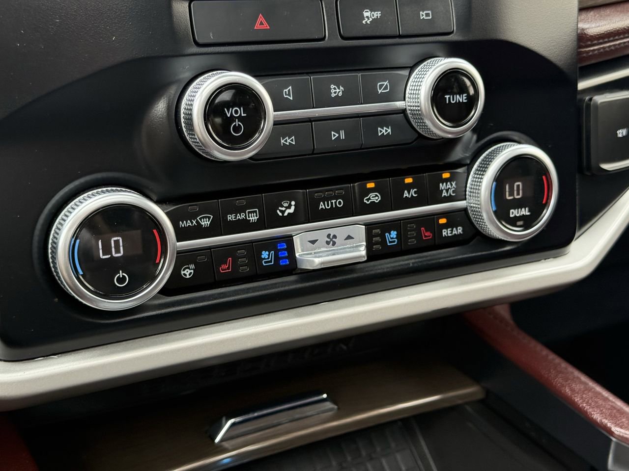 Used 2023 Ford Expedition Max Limited image 22