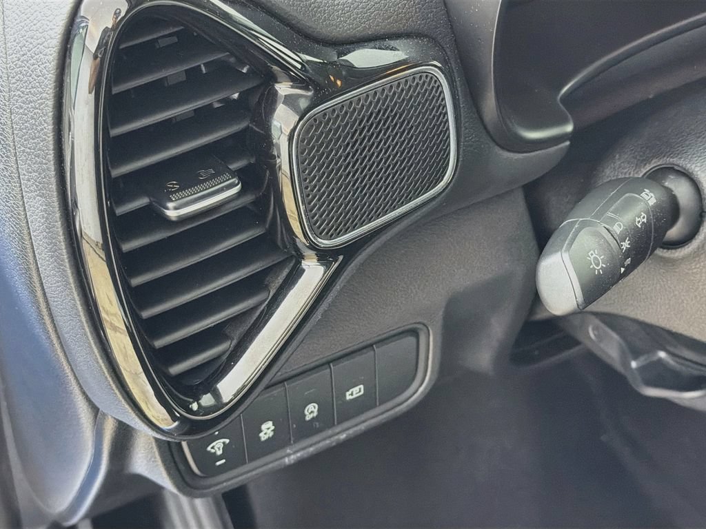 Used 2023 Kia Soul GT-Line FWD image 10