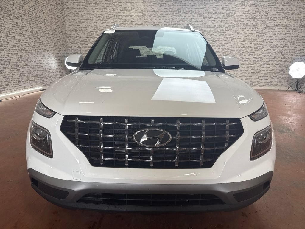 New 2026 Hyundai Venue SEL FWD image 2