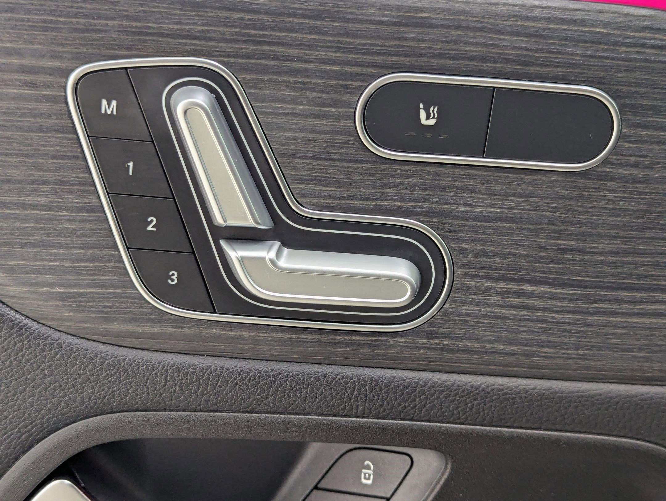 Used 2021 Mercedes-Benz GLB 250 4MATIC image 24