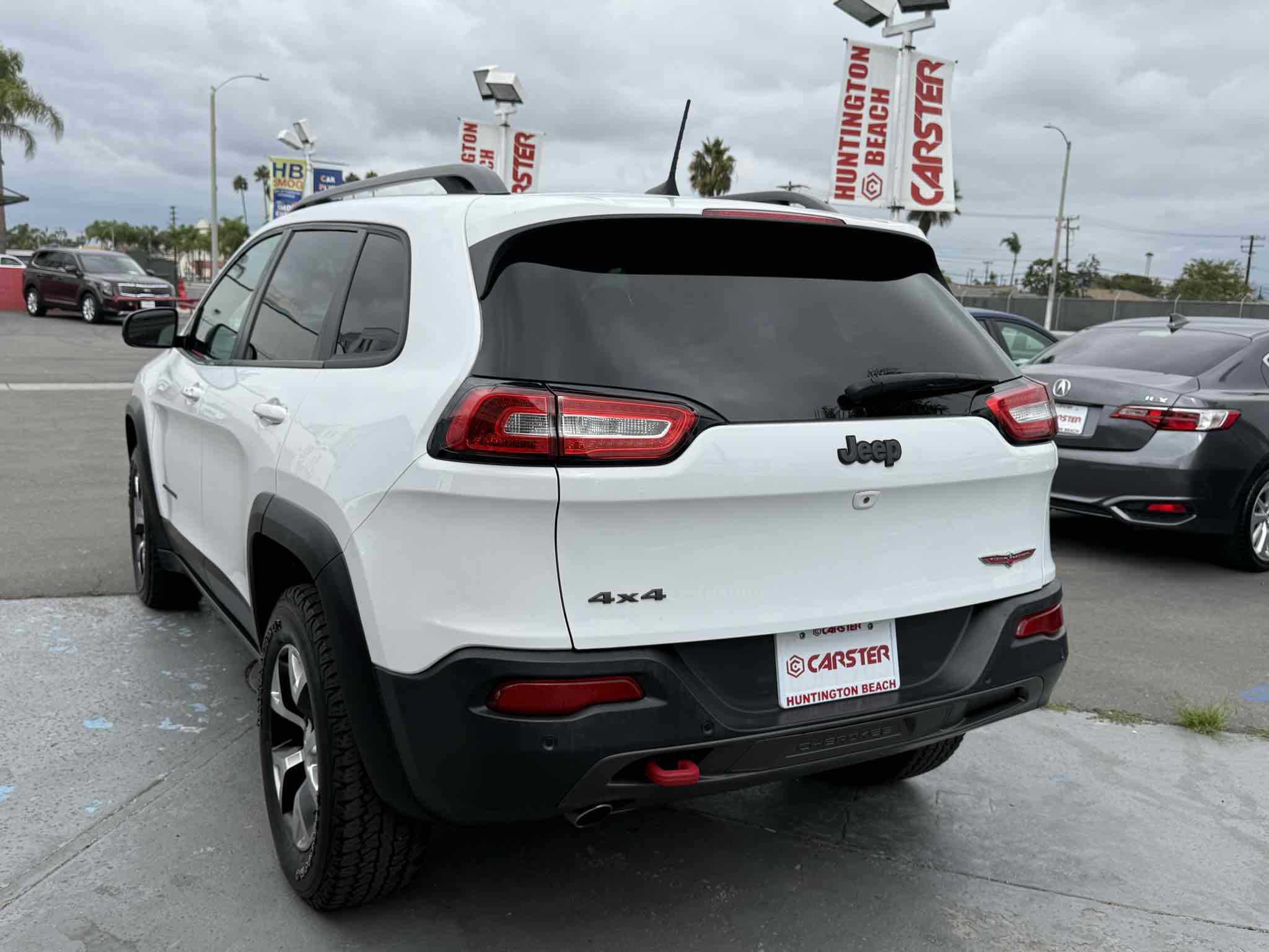 Used 2018 Jeep Cherokee Trailhawk image 11