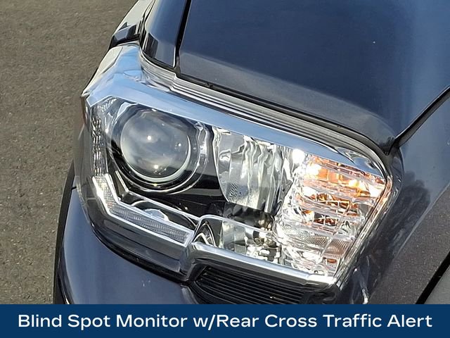 Used 2020 Toyota Tacoma TRD Off-Road image 12