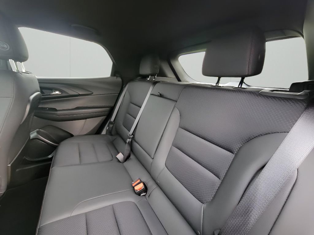 Used 2023 Chevrolet TrailBlazer RS FWD image 27