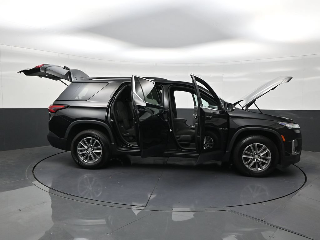Used 2023 Chevrolet Traverse LT FWD image 30