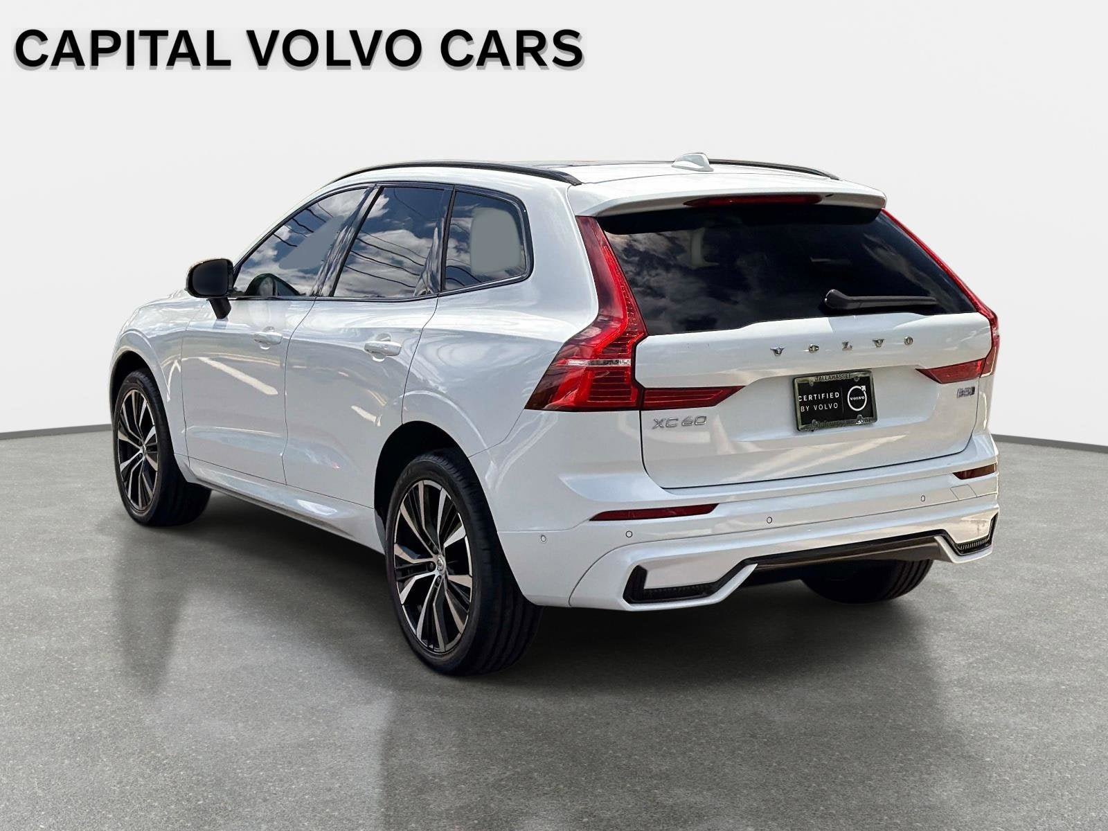 Certified 2024 Volvo XC60 B5 Plus AWD/4WD image 7