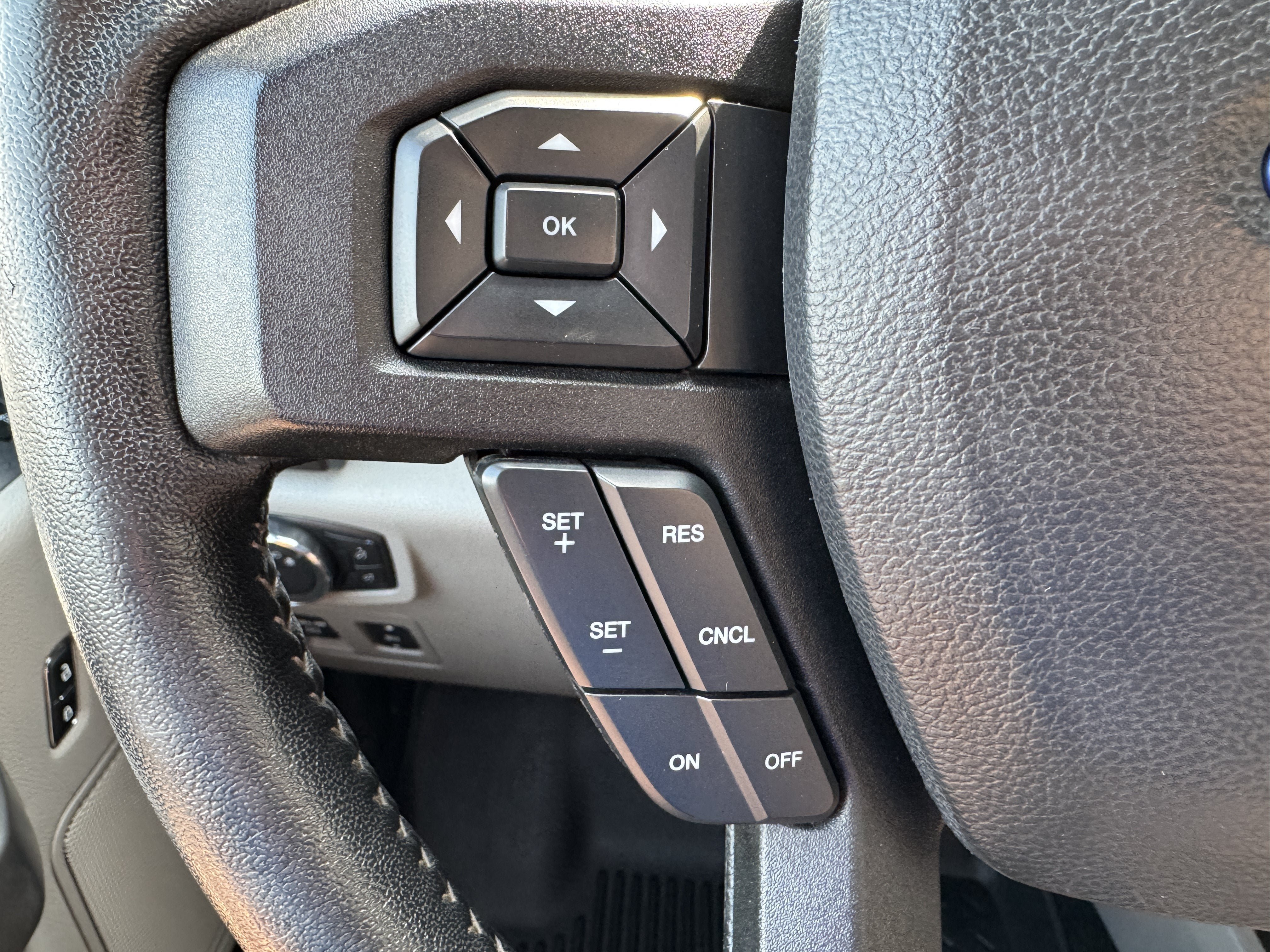 Used 2018 Ford F150 XLT w/ Equipment Group 302A Luxury AWD/4WD image 12