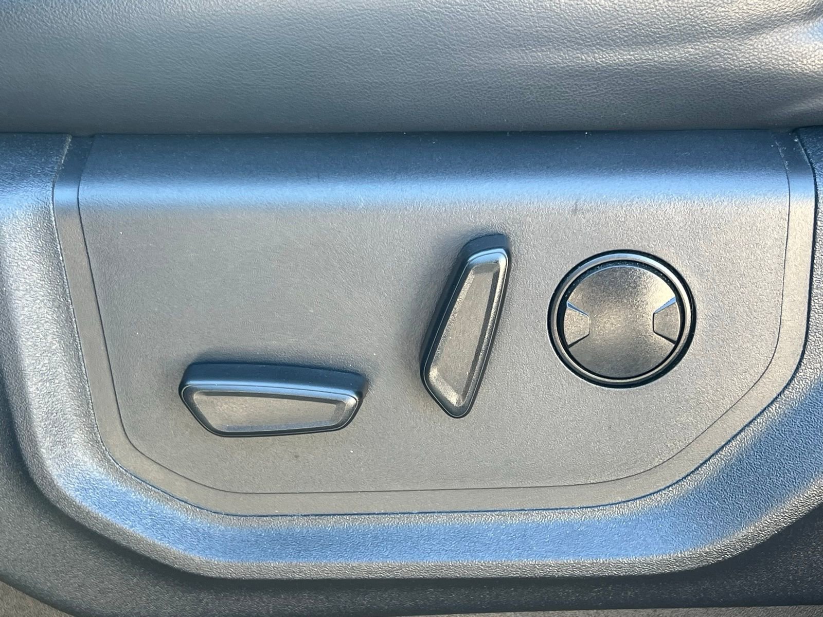 Used 2024 Ford Expedition Max XLT image 27