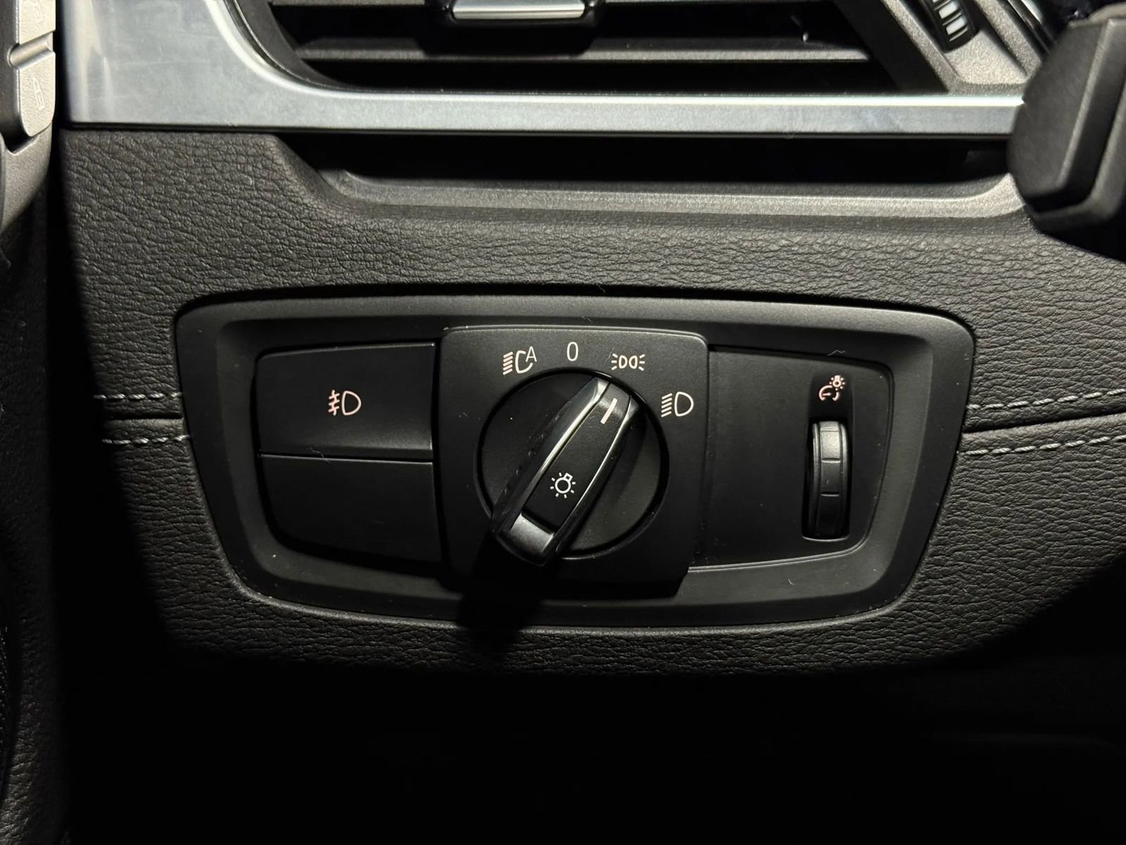 Used 2018 BMW X2 xDrive28i w/ Convenience Package image 29