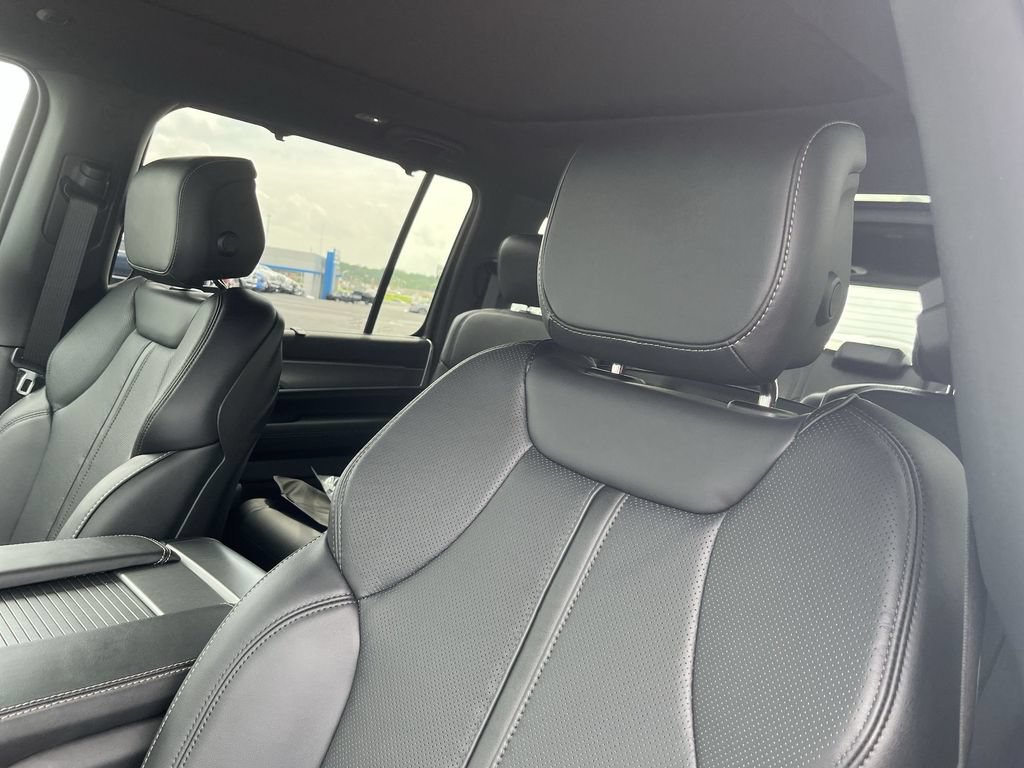 New 2026 Jeep Grand Wagoneer Limited AWD/4WD image 11