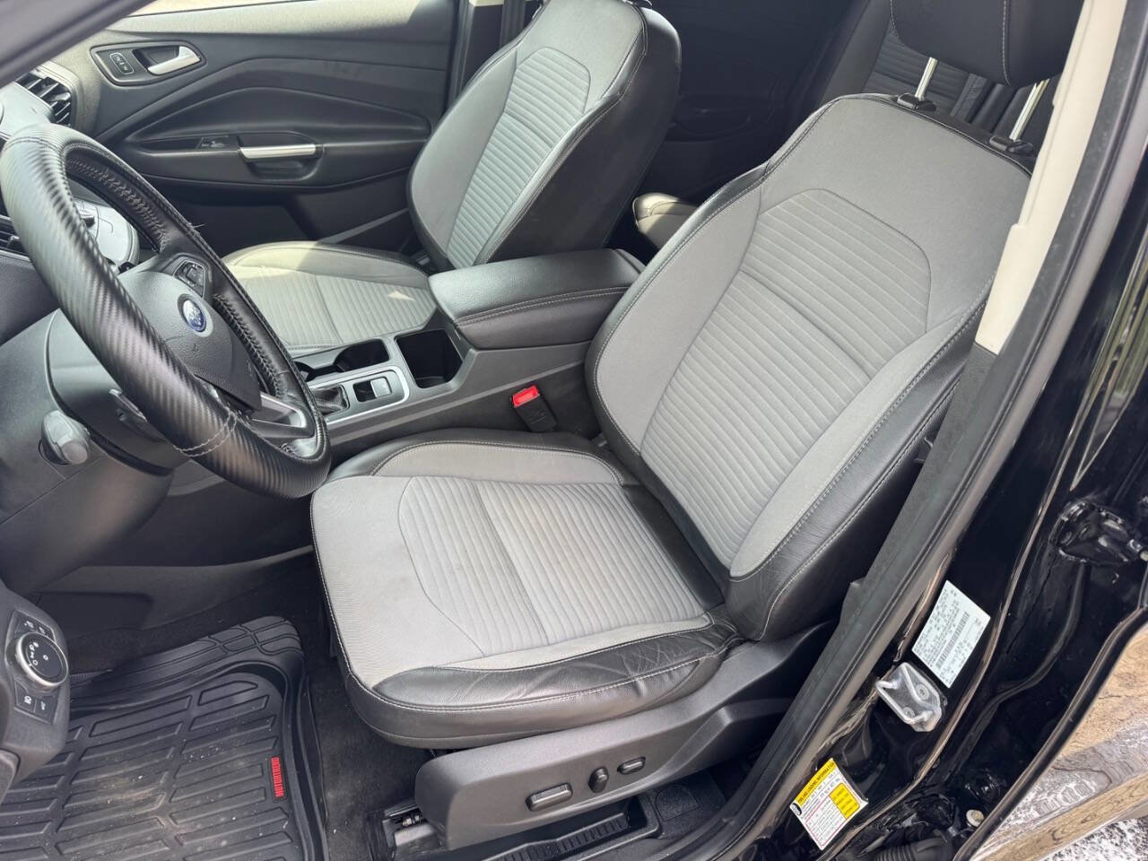 Used 2018 Ford Escape SE w/ SE Sport Appearance Package image 8