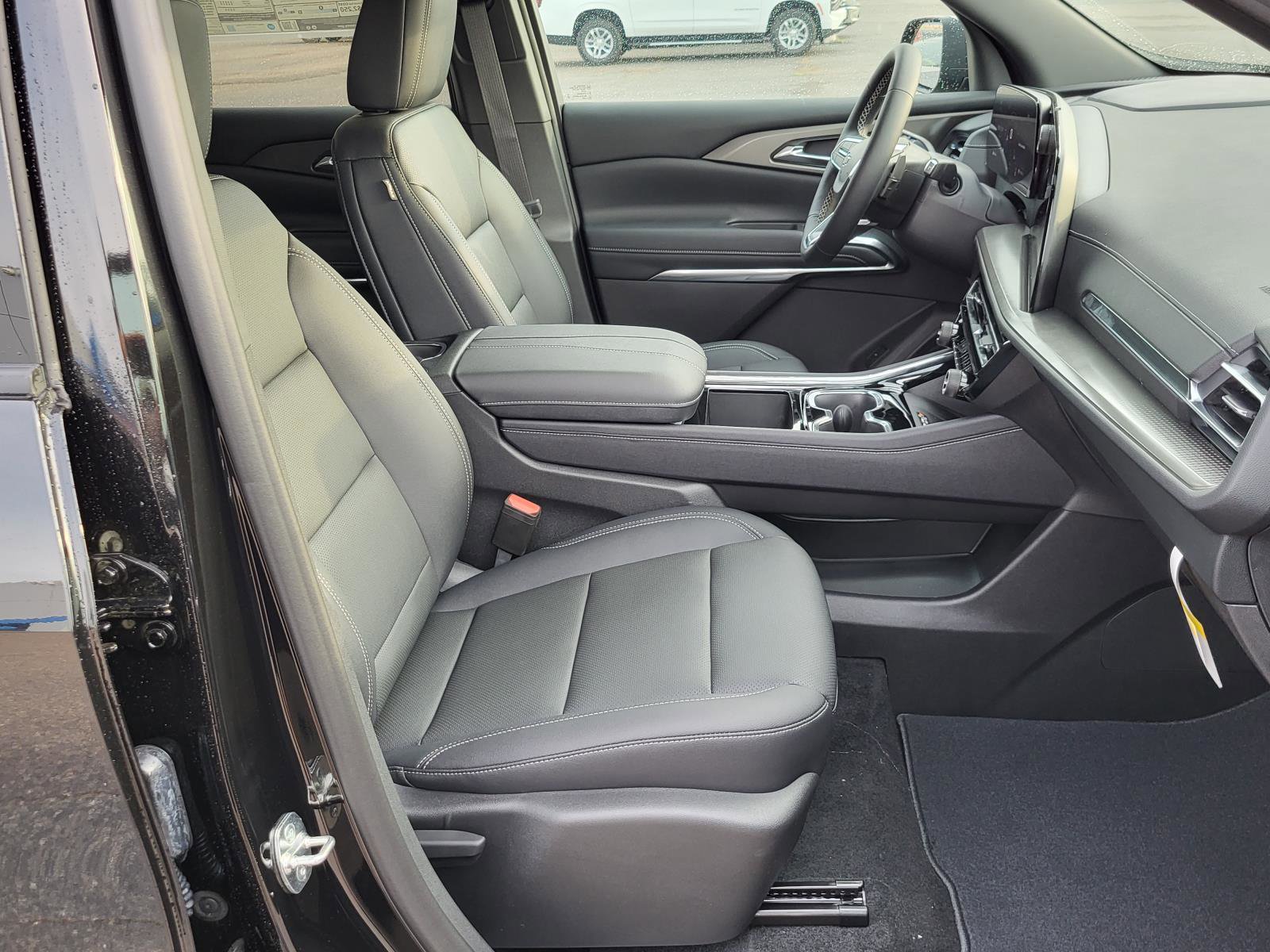 New 2026 Chevrolet Traverse LT image 10