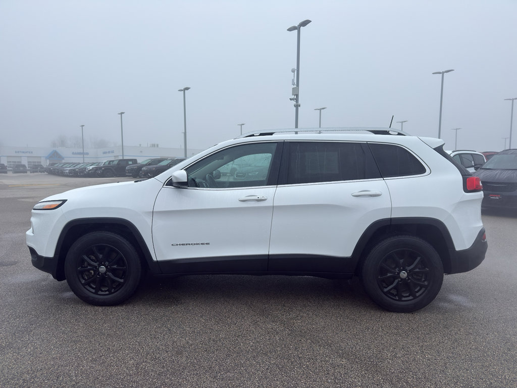 Used 2017 Jeep Cherokee Latitude w/ Comfort/Convenience Group image 6
