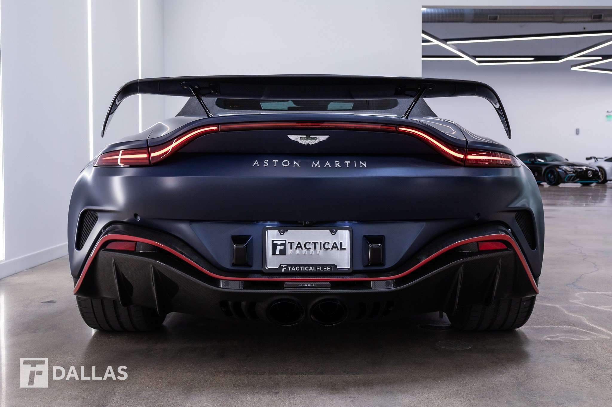 Used 2023 Aston Martin V12 Vantage Roadster RWD image 17
