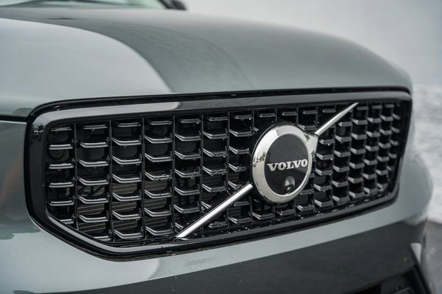 Used 2026 Volvo XC40 B5 Ultra w/ Protection Package Premier image 12