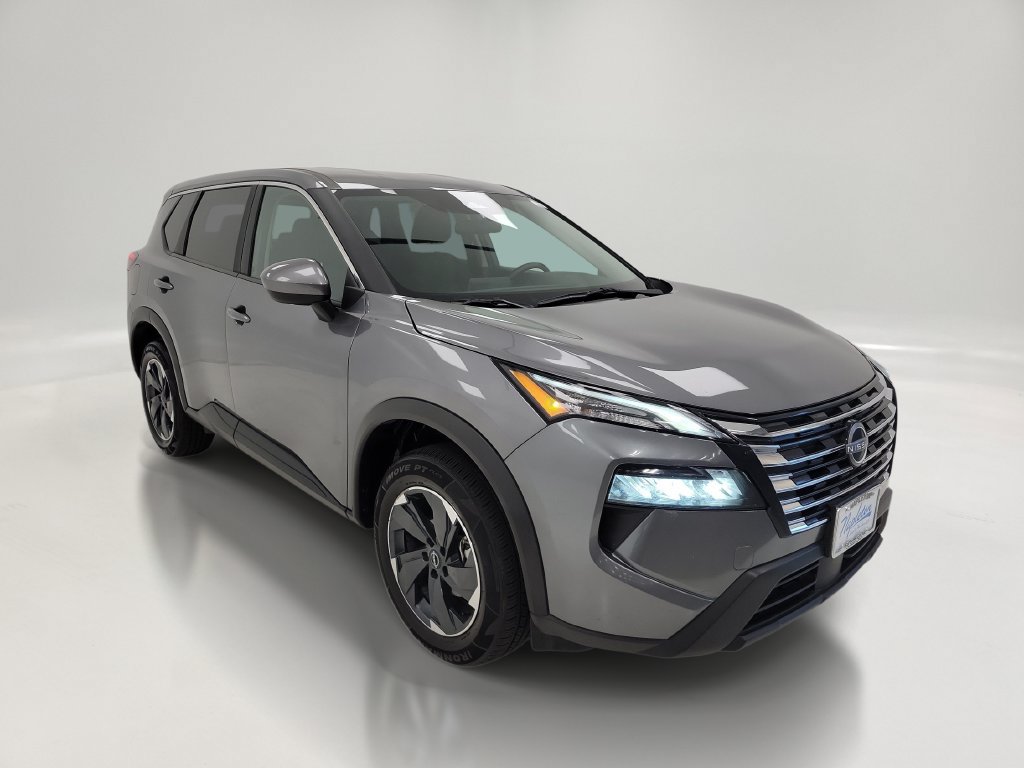 Used 2025 Nissan Rogue SV AWD/4WD image 3