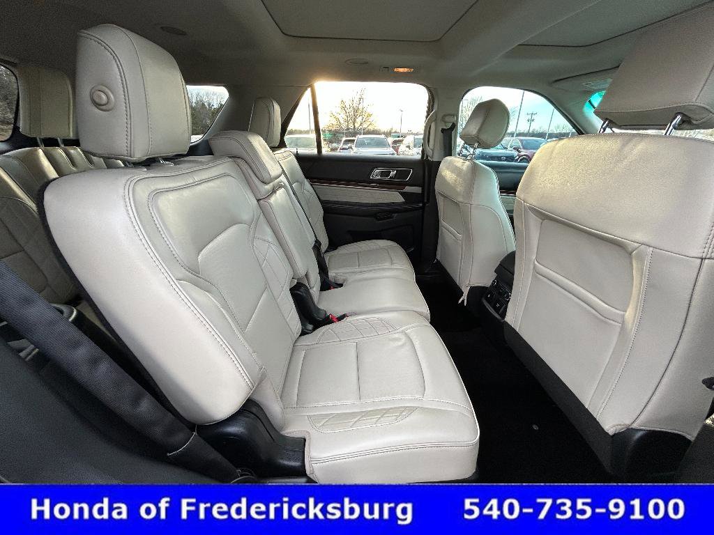 Used 2017 Ford Explorer Platinum image 31