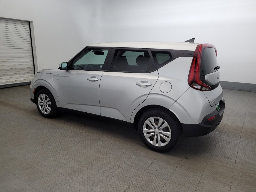 Used 2021 Kia Soul LX image 3