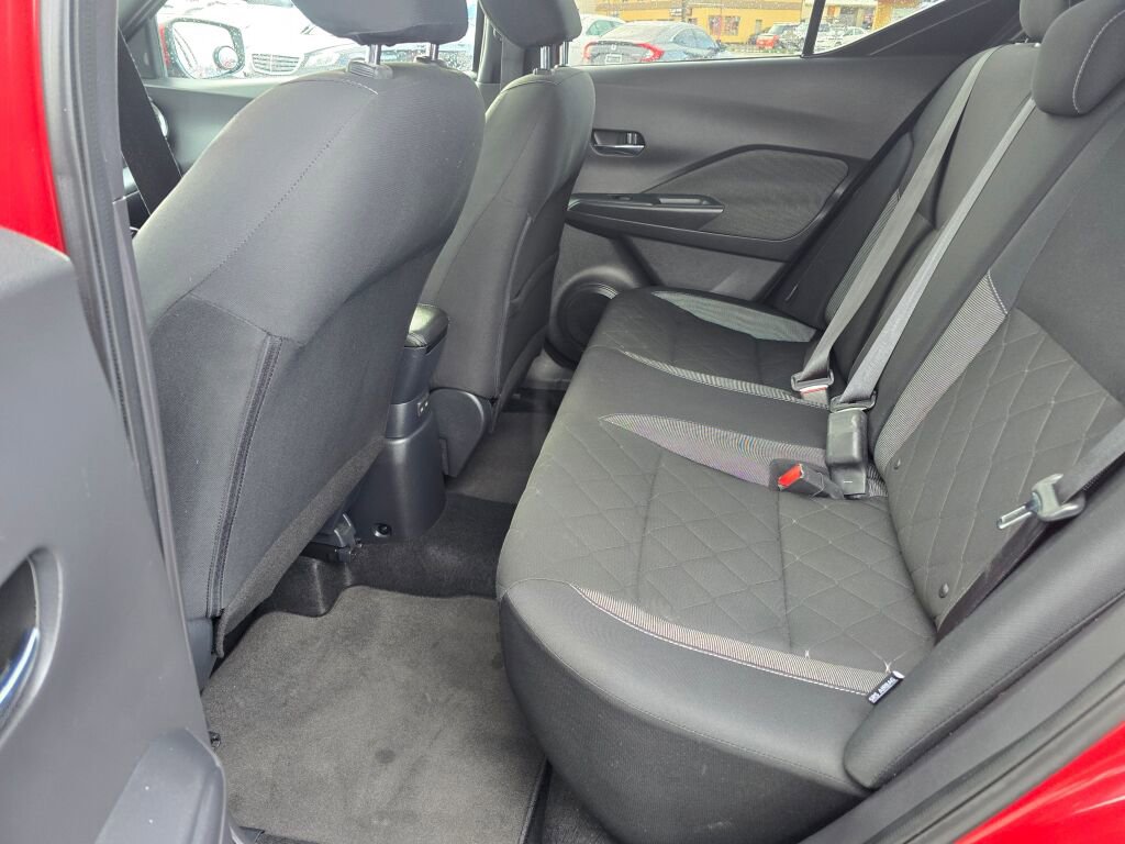 Used 2020 Nissan Kicks SV image 30