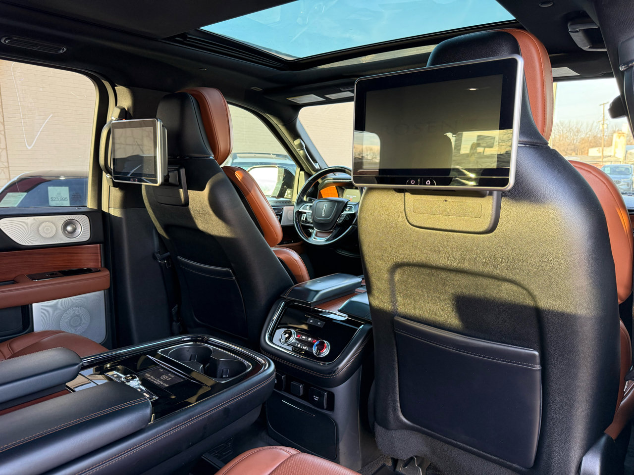 Used 2018 Lincoln Navigator Reserve w/ Technology Package image 27