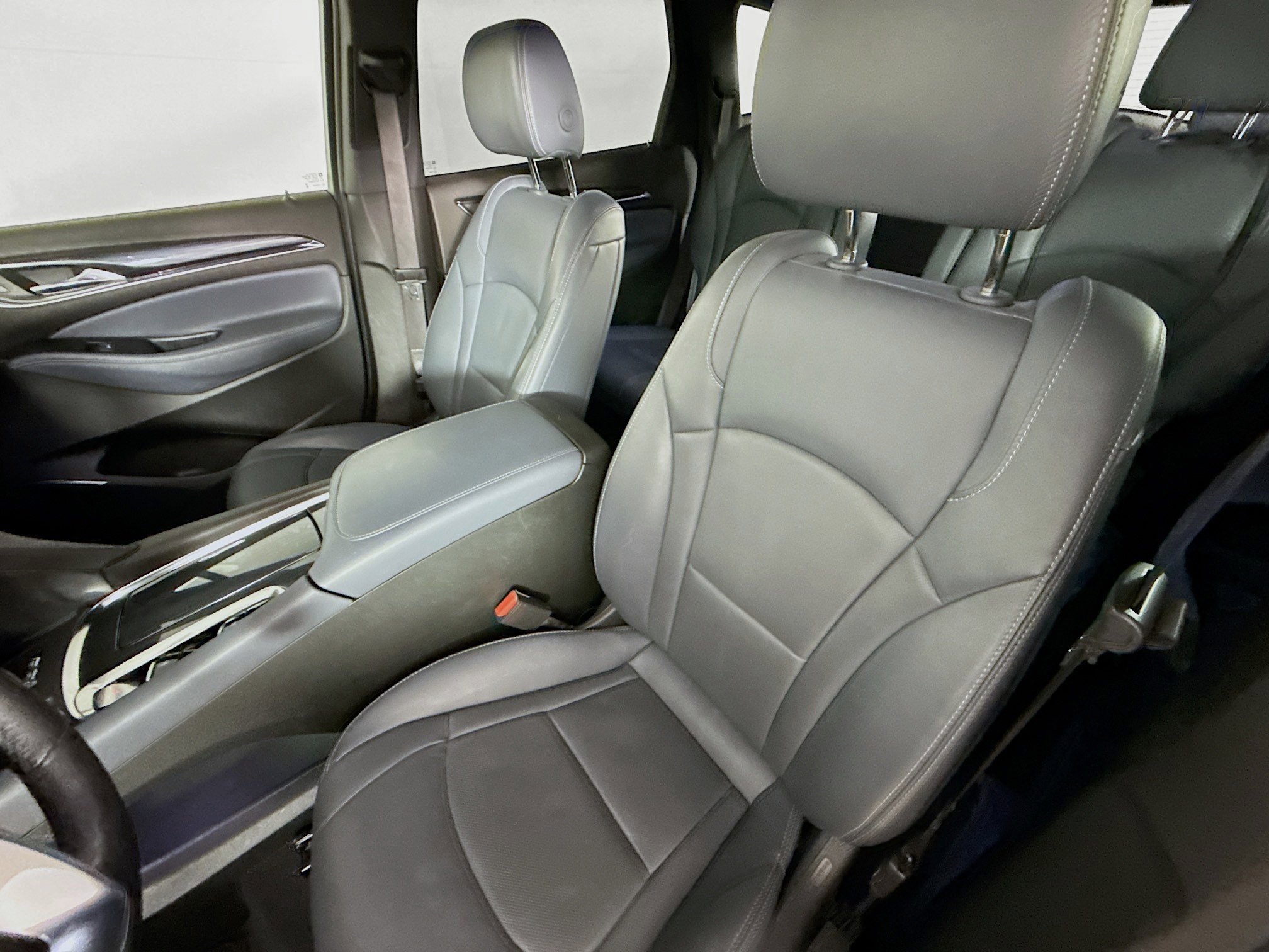 Used 2024 Buick Enclave Premium image 26