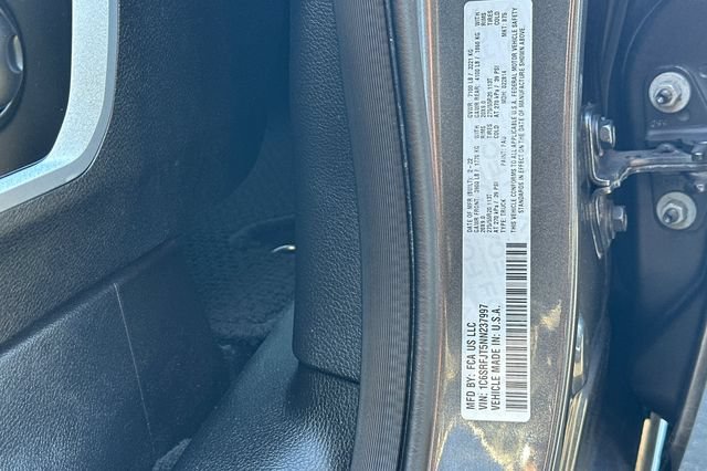 Used 2022 RAM 1500 Laramie AWD/4WD image 33