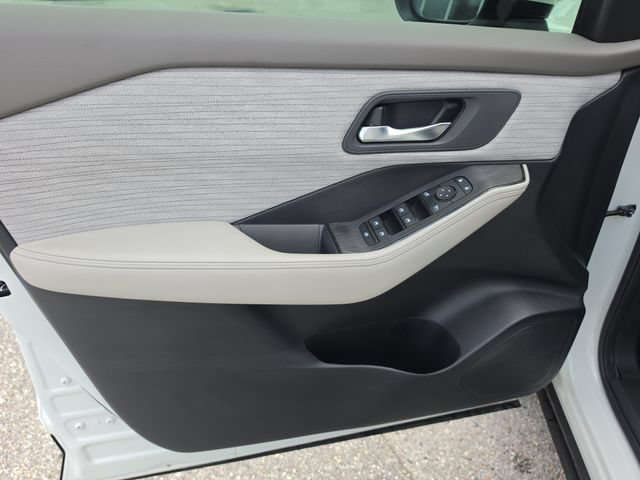 Certified 2023 Nissan Rogue SV FWD image 17