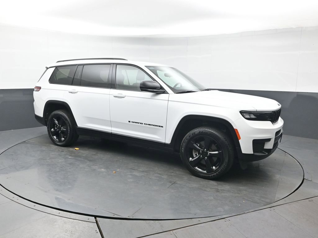 Used 2023 Jeep Grand Cherokee L Laredo image 8