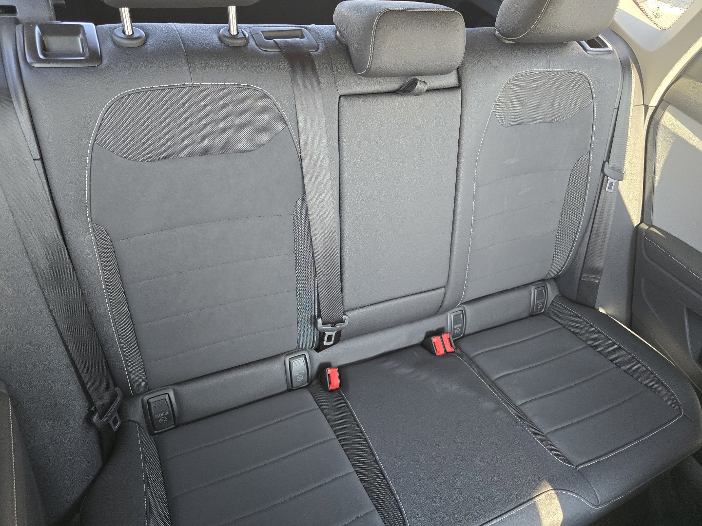 Used 2024 Volkswagen Taos SE image 25