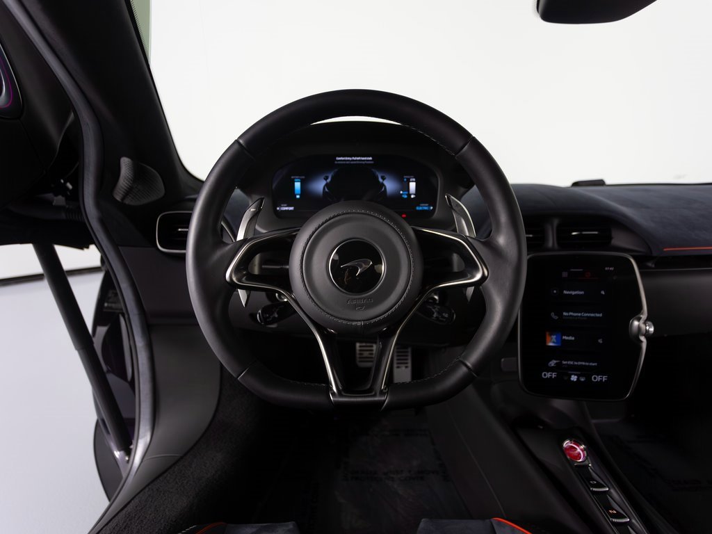 Used 2023 McLaren Artura image 13