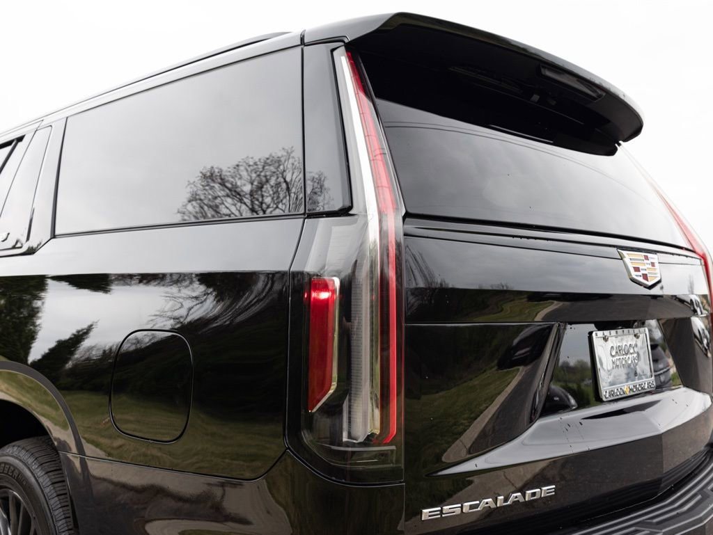 Used 2023 Cadillac Escalade ESV V image 62