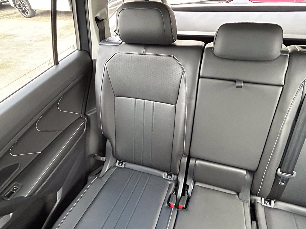 Certified 2023 Volkswagen Tiguan SE w/ Panoramic Sunroof Package FWD image 12