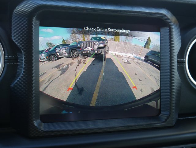 Used 2023 Jeep Wrangler Unlimited Sahara w/ Cold Weather Group image 18