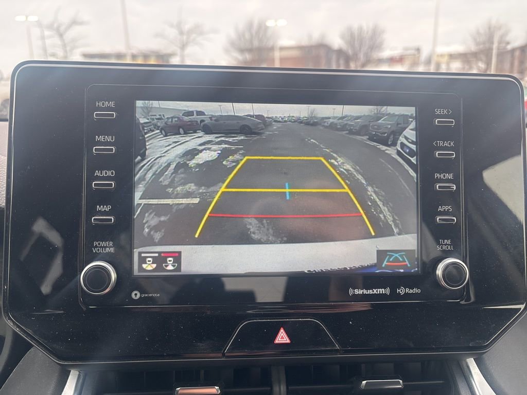 Used 2021 Toyota Venza XLE image 27