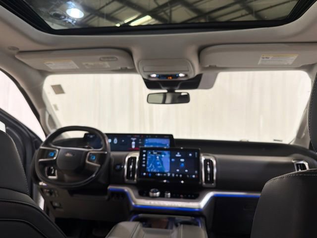 Used 2025 Ford Expedition Max Platinum AWD/4WD image 30