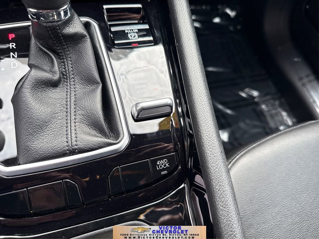 Used 2025 Jeep Compass Limited image 32