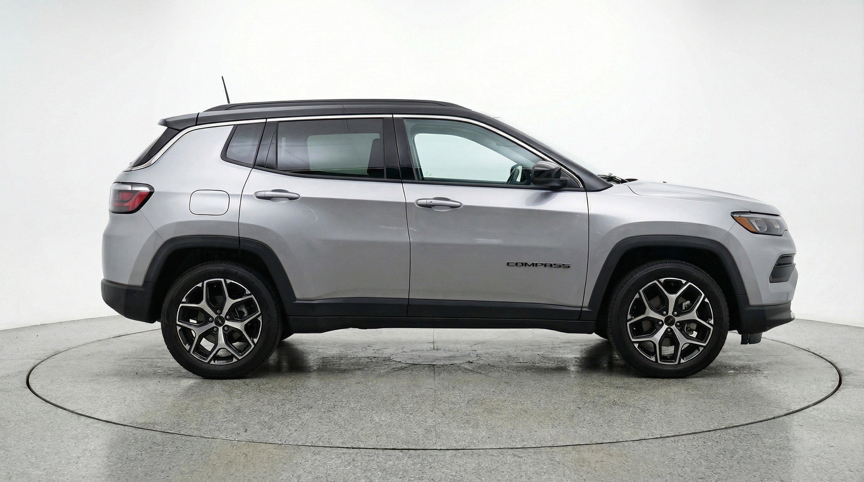Used 2025 Jeep Compass Limited AWD/4WD image 11