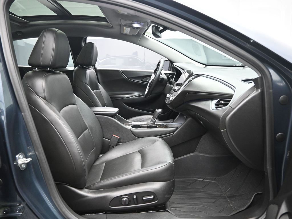 Used 2019 Chevrolet Malibu Premier w/ Sun and Wheel Package image 27