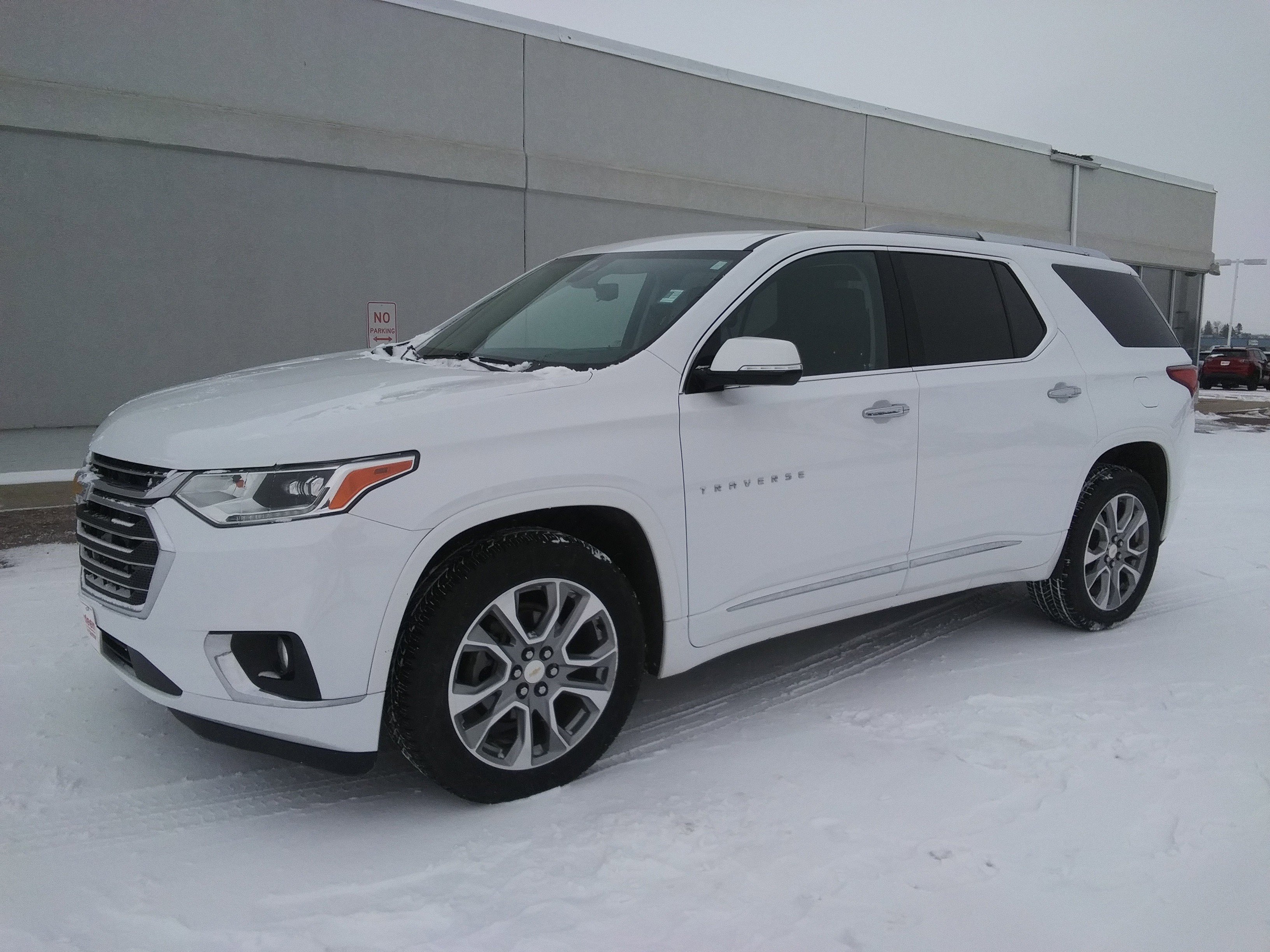 Used 2018 Chevrolet Traverse Premier image 2