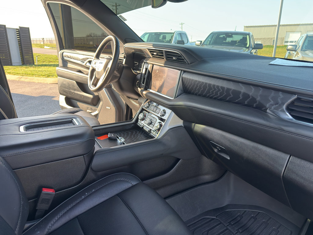 Used 2023 GMC Yukon Denali AWD/4WD image 15