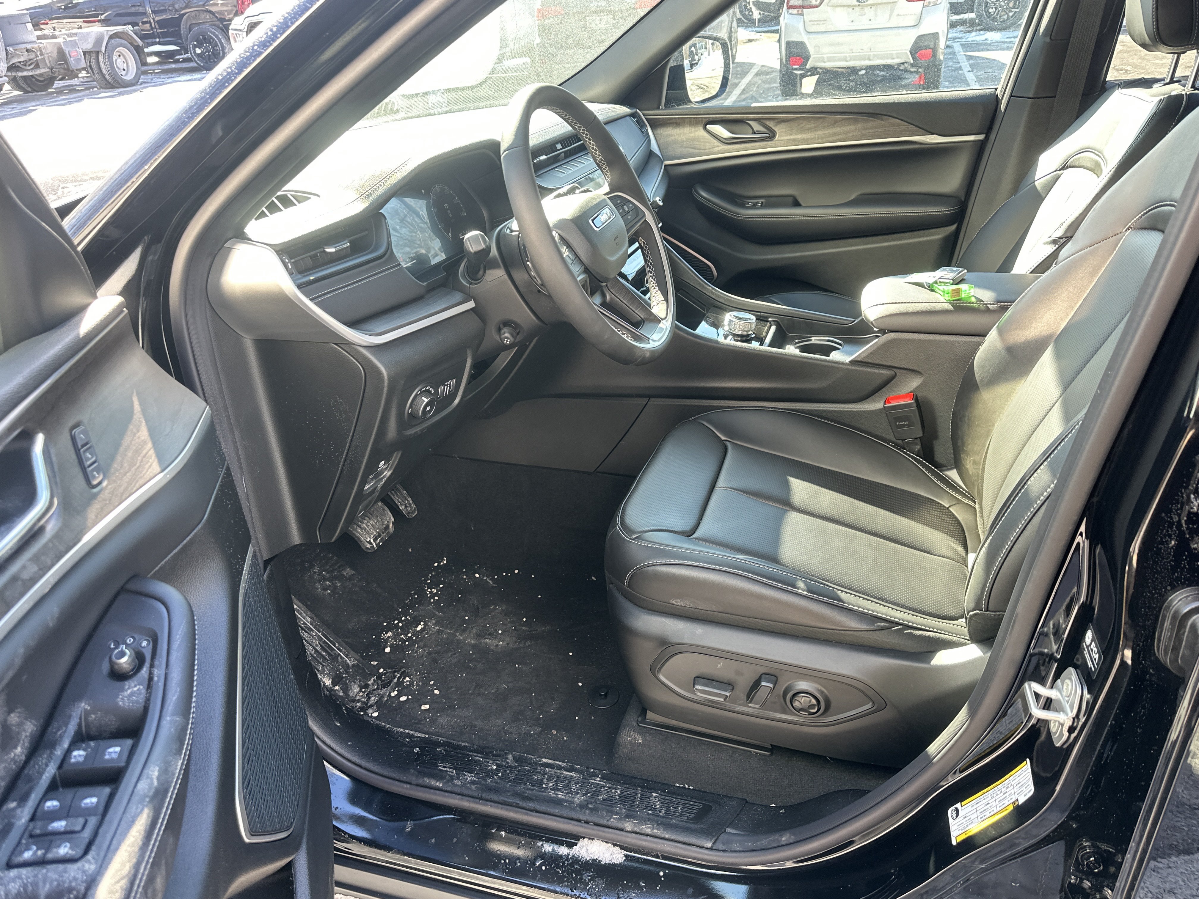 New 2026 Jeep Grand Cherokee Limited w/ Luxury Tech Group II AWD/4WD image 26